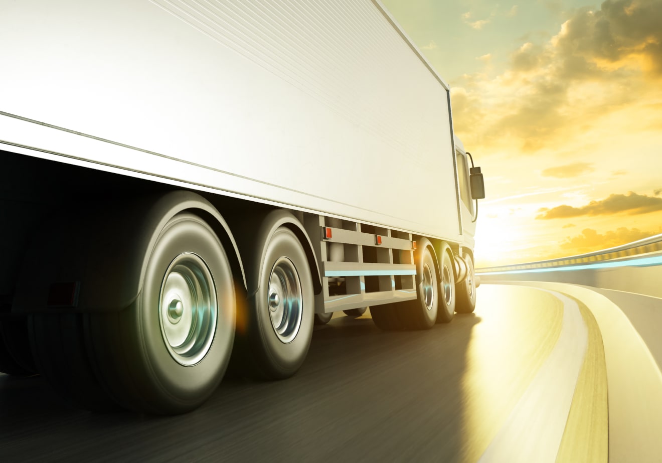 Changing the future of the transportation industry. 運送業界の未来を変える。